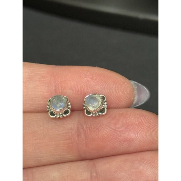 New Condition Sterling Silver Genuine Moonstone Stud Earrings 925 5MM - Picture 8 of 8